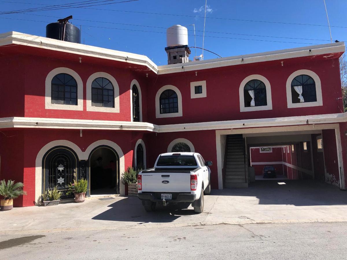 Oyo Hotel Cuatro Reales Galeana Buitenkant foto