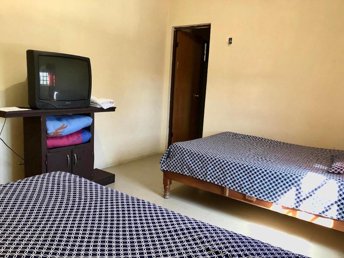 Oyo Hotel Cuatro Reales Galeana Buitenkant foto