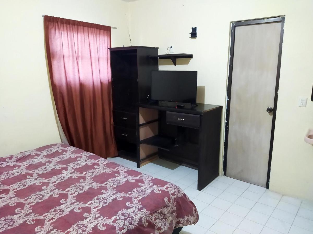 Oyo Hotel Cuatro Reales Galeana Buitenkant foto