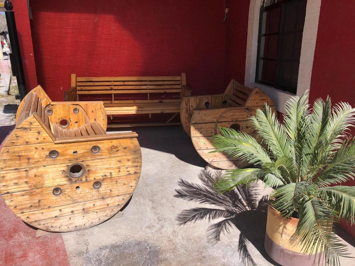 Oyo Hotel Cuatro Reales Galeana Buitenkant foto